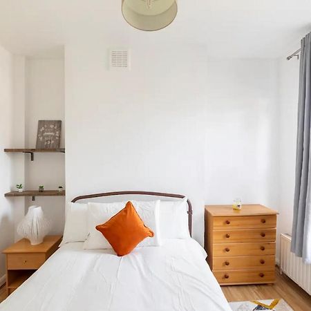Large, Bright And Spacious 3 Bed Flat In London Eksteriør bilde