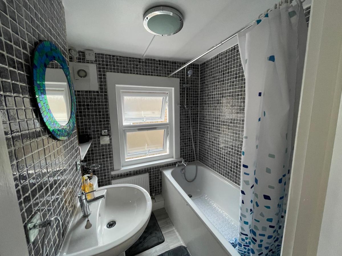 Large, Bright And Spacious 3 Bed Flat In London Eksteriør bilde