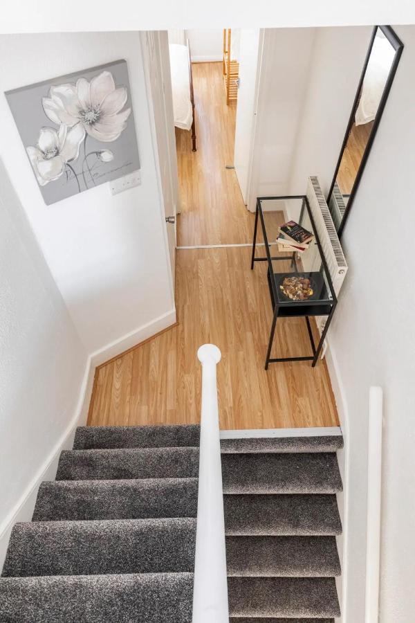Large, Bright And Spacious 3 Bed Flat In London Eksteriør bilde