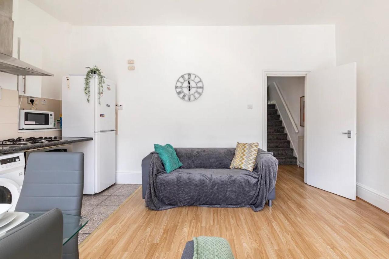 Large, Bright And Spacious 3 Bed Flat In London Eksteriør bilde