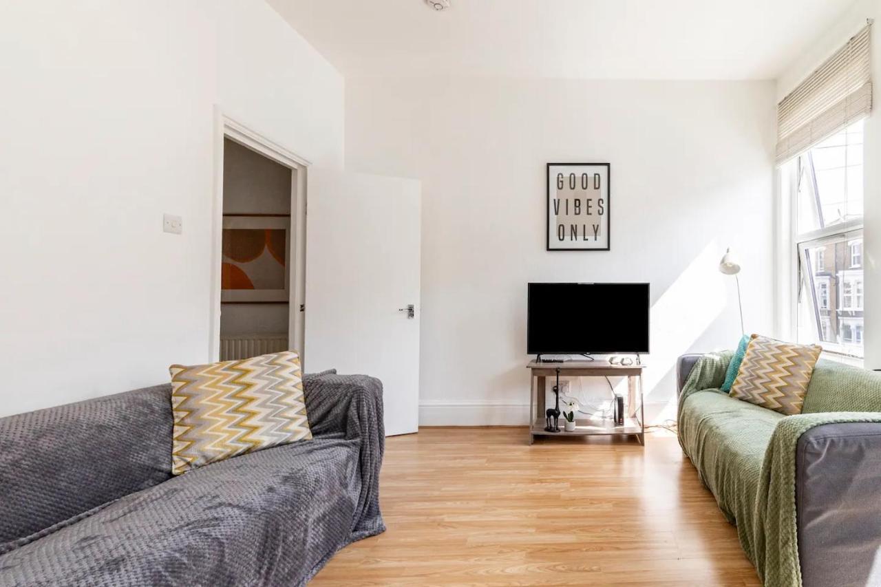 Large, Bright And Spacious 3 Bed Flat In London Eksteriør bilde